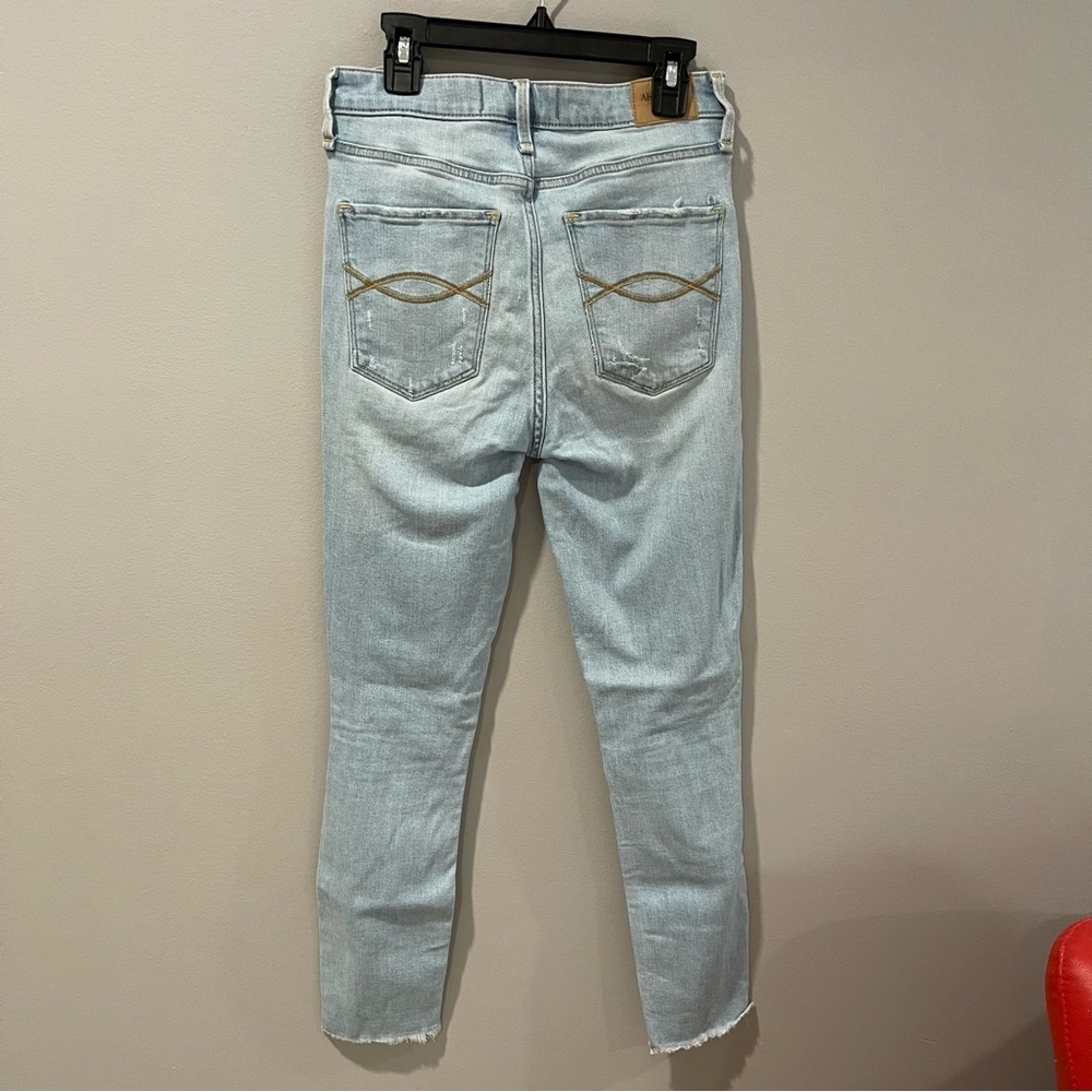 Abercrombie Light Wash High Rise Ankle Jean - Picture 2 of 3